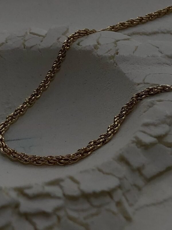 Gold rope chain