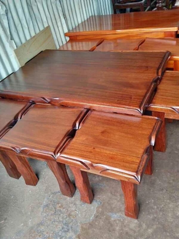 Coffee table set with 4 stools