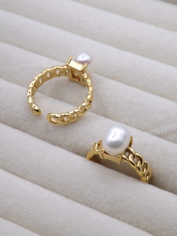 PEARLY ELEGANCE 18K gold plated ring