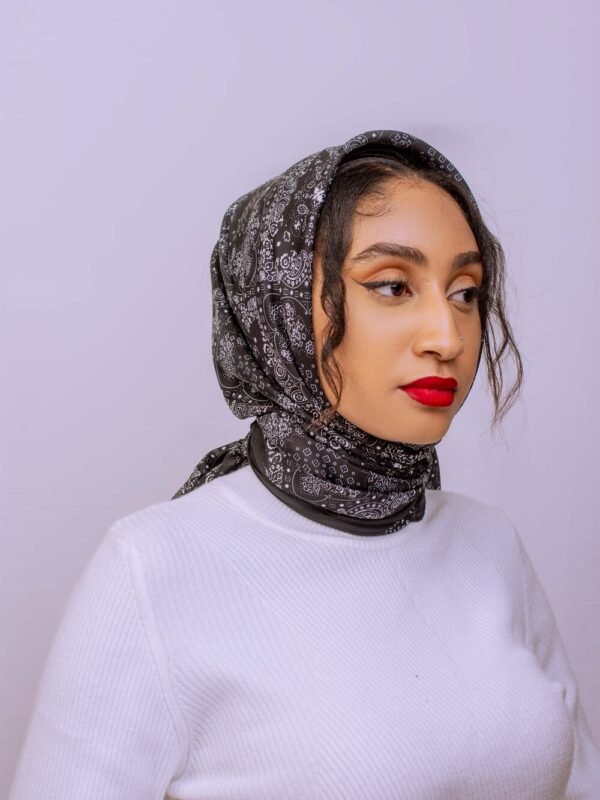 BLACK BANDANA SQUARE HIJAB